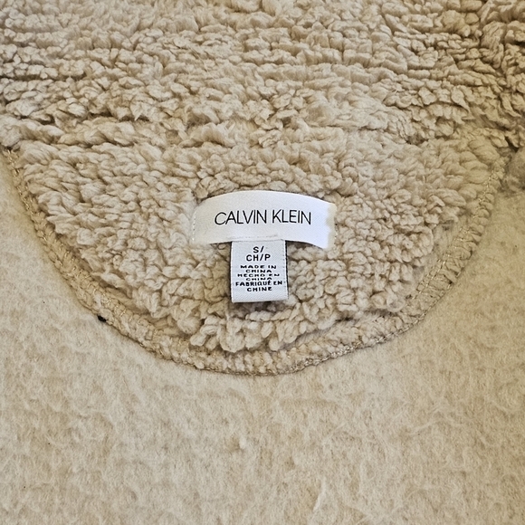 Calvin Klein Soft Fleece Vest - Picture 6 of 7